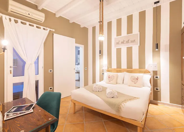 Old Town Oda ve Kahvaltı 3*