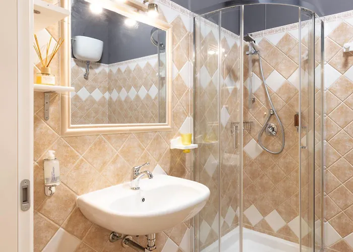 Old Town Oda ve Kahvaltı 3*