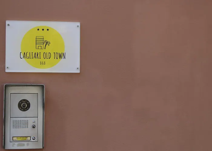 Old Town Oda ve Kahvaltı 3*